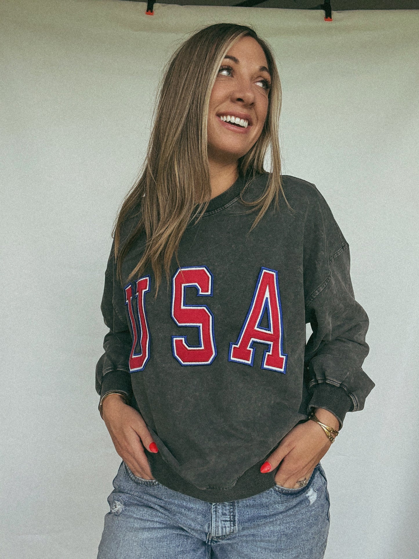"USA" CONTRAST TRIM DETAIL OVERSIZED SWEATSHIRT: CHARCOAL