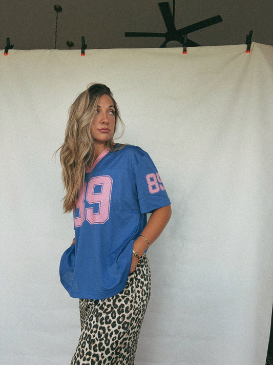 Sporty V Neck Short Sleeve Jersey Top with 89 Graphic Print: Royal