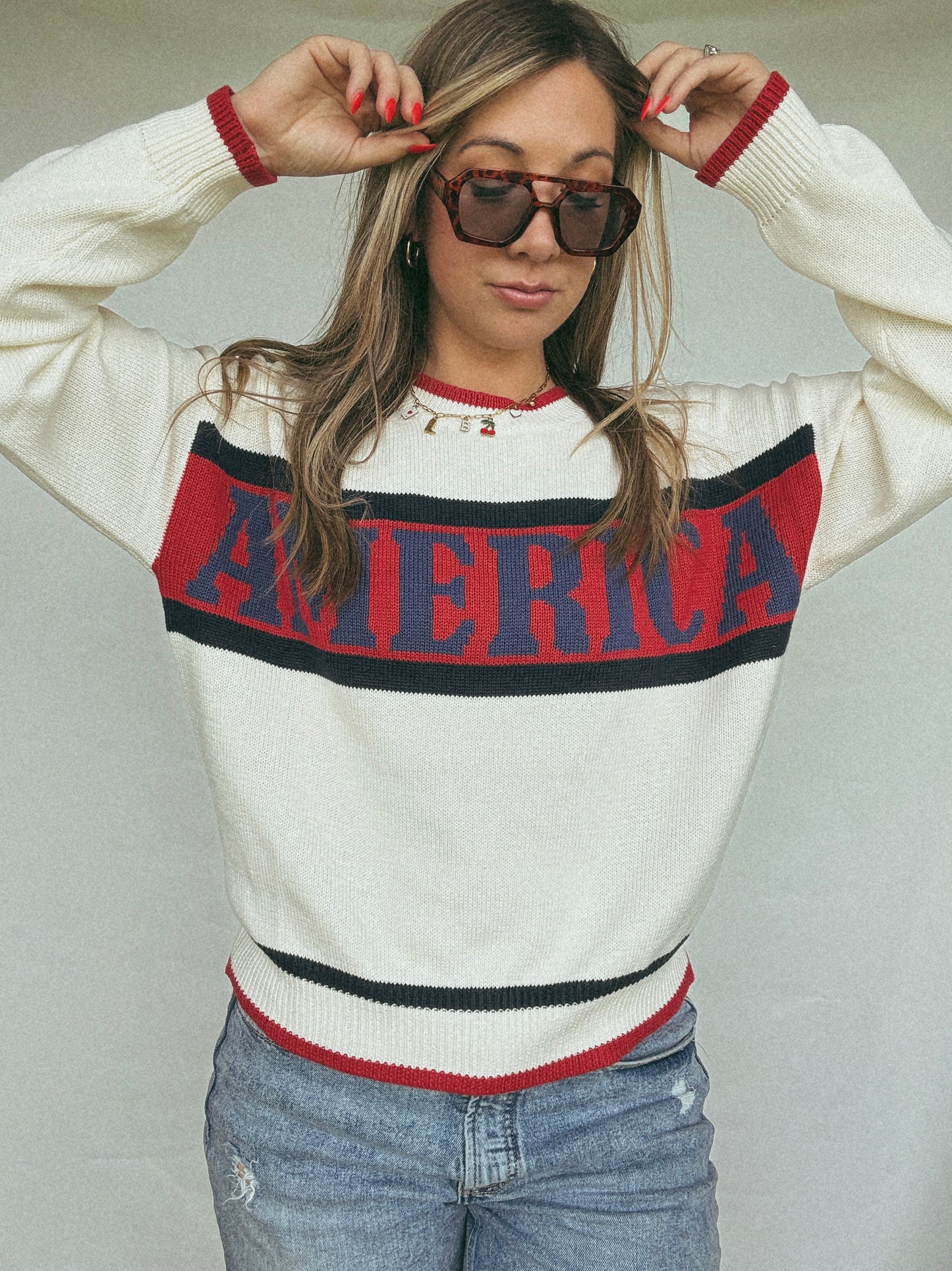 "AMERICA" GRAPHIC LONG SLEEVE CREW NECK SWEATER