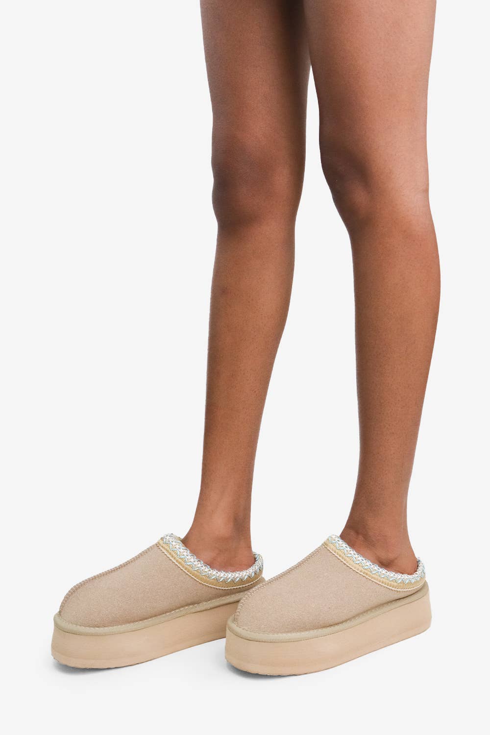 (RETURNED)Cozy Fur-Lined Slipper: Light Chestnut