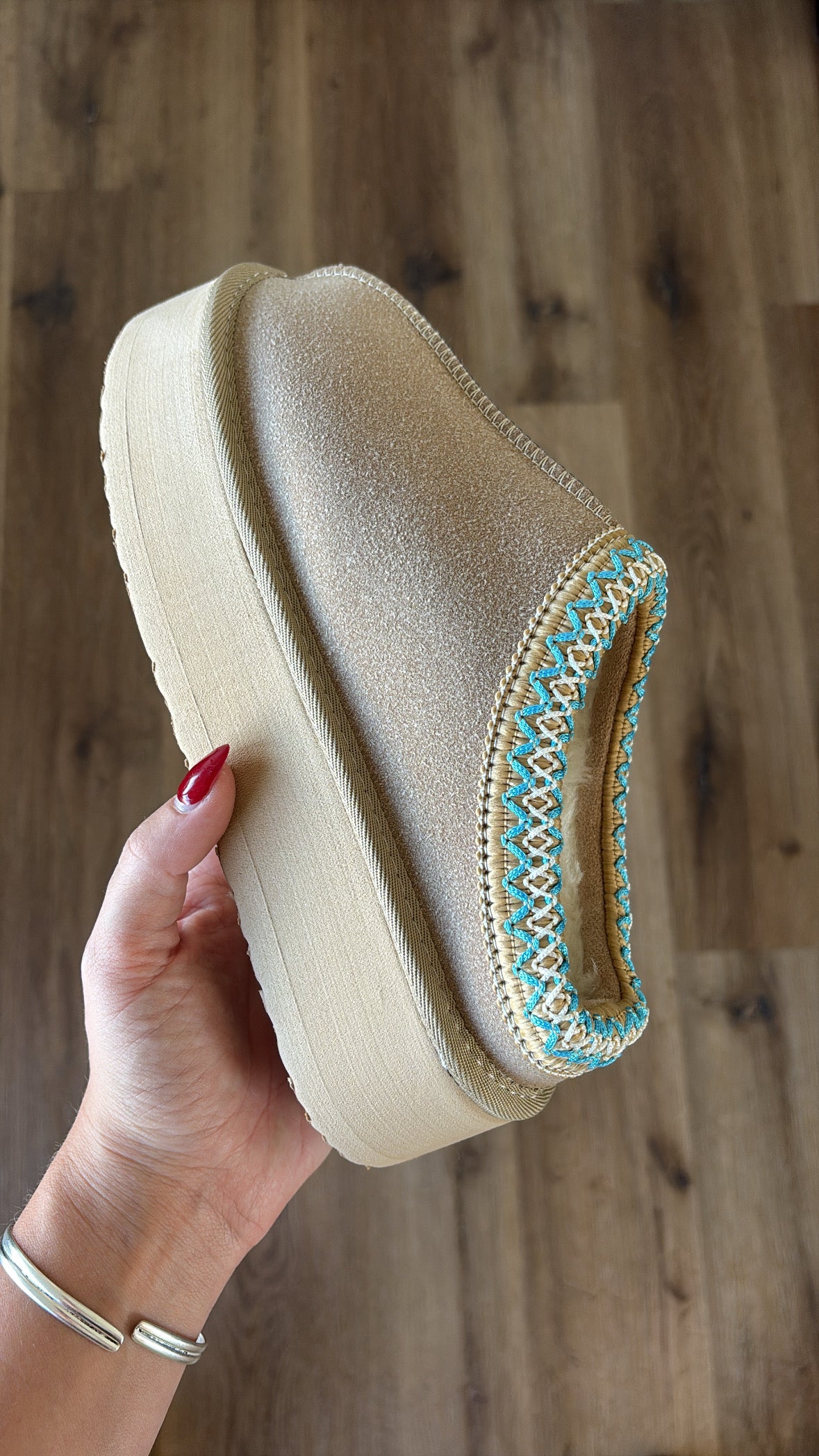 (RETURNED)Cozy Fur-Lined Slipper: Light Chestnut